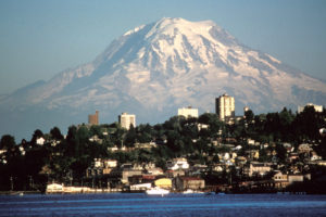 Mount_Rainier_over_Tacoma